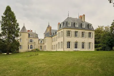 Image de Château rénové au cœur des vignes de Sancerre