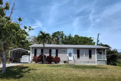 Image de Charming Sebastian Home Near the Waterfront Activities.