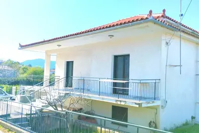 Image de Maison de campagne 'Fokianos Gate' avec vue sur la montagne, terrasse privée et Wi-Fi