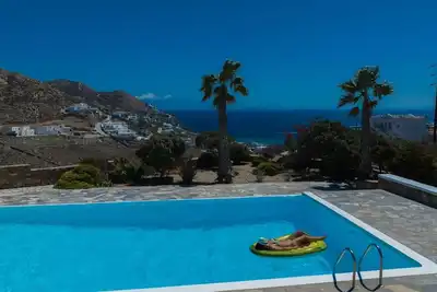 Image de Villa 11. 7 – Luxe et élégance au-dessus de la plage d’Elia, Mykonos