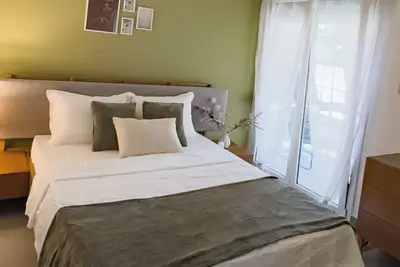 Image de Stylish Glyfada Apartment • 3 Min to Beach