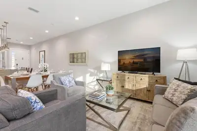 Image de Family Retreat with 4Bed suites & Private Jacuzzi