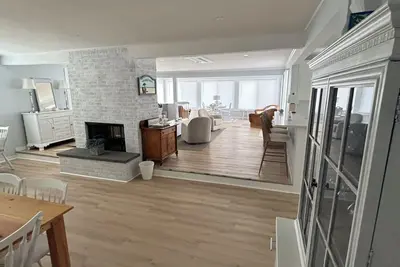 Image de 3-bedroom house in bonnet Shores walk to the beach pond view with sunset