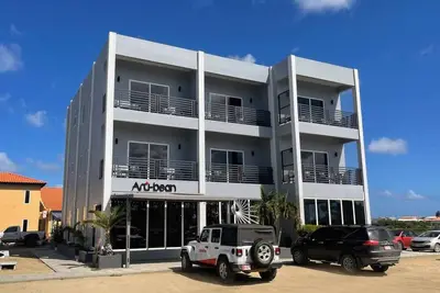 Image de Luxury 1-Bedroom Apartment 5; Walk to the Beach!