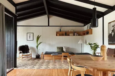 Image de Tranquillité au bord du Lammefjord dans une maison de vacances lumineuse des années 70