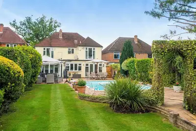 Image de Relaxing Family Haven with Pool & Office - Pass the Keys