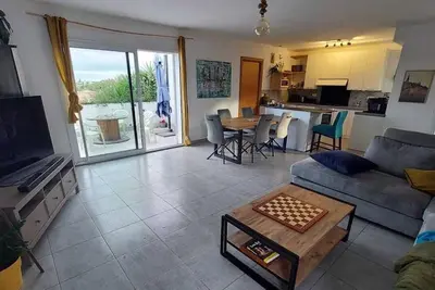 Image de Villa familiale climatisée • Terrasse & Bbq • 3 chambres • Parking privé