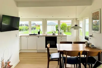Image de Maison moderne à Sønderballe avec plage privée