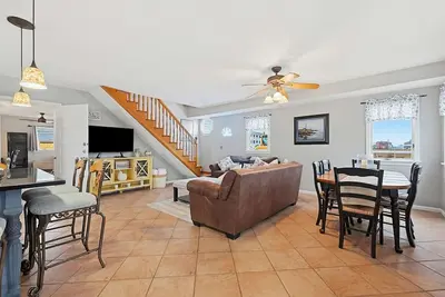 Image de Spacious 5-bedroom Waves Of Hampton I & Ii Combined