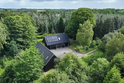 Image de Maison de campagne conçue par un architecte dans une forêt privée près de Jelling