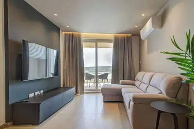 Image de Beautiful 2br seafront home in Qawra w/Wifi & Ac