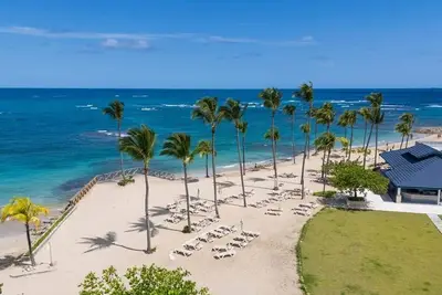 Image de Oceanfront Paradise | Beach Resort Escape