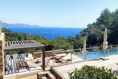 Image de Cap Bénat : superbe villa 4ch/8pers. climatisée vue mer