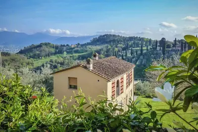 Image de Agli Orti. Villa privée avec vue sur Lucques