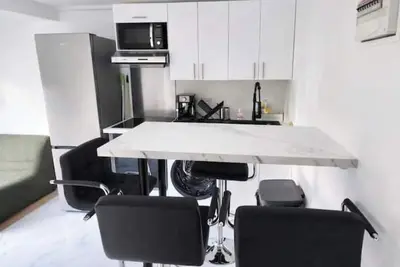 Image de Élégant Appartement Rénové au Cœur du Triangle d’Or de Nantes