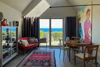 Image de Logement près de la mer dans une galerie d'art historique à Skäret