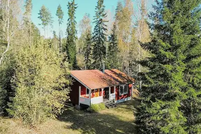 Image de Maison forestière rouge avec sauna près de Sunne