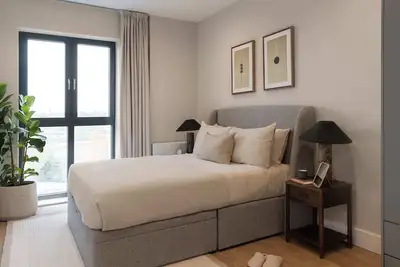 Image de Spacious 3br Near Bullring | StayCozy