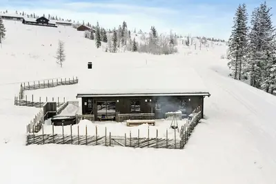 Image de Cabane avec vue à l'orée de la forêt