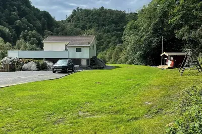 Image de Chalet rénové avec cuisine extérieure près de Lyngdal