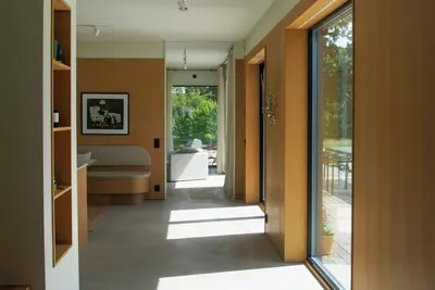 Image de Maison conçue par un architecte avec vue sur les prairies