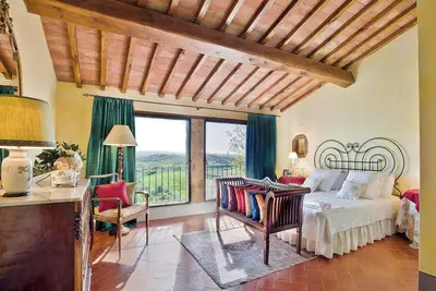 Image de Ancienne grange située dans un domaine viticole au cœur des vignobles du Chianti
