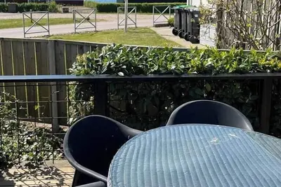 Image de Maison de vacances récemment rénovée à 40 mètres de l'eau