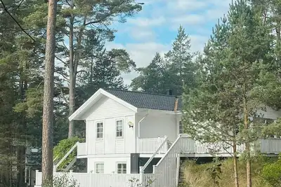 Image de Maison avec forêt et emplacement près de la plage à Åhus
