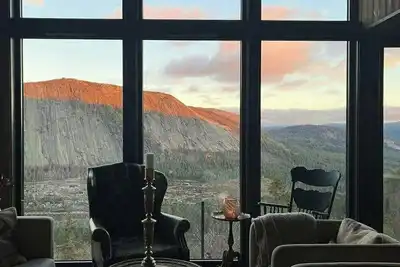 Image de Chalet avec accès direct aux pistes de ski et vue sur Løefjell