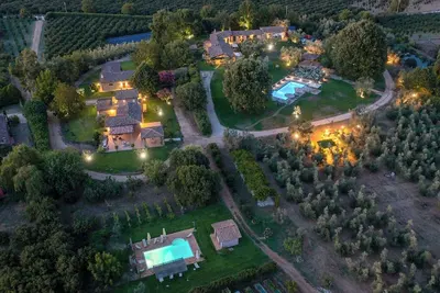 Image de Propriété de huit hectares avec animaux près de Sutri