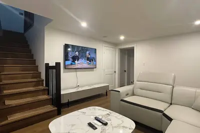 Image de Modern Luxury 5 Bedroom House, Centrally Located in Brooks & Pet-friendly