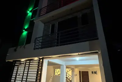 Image de Near Central Park | 5 private apartments, all in the same building | Accommodates up to 15 people!
