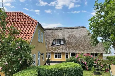 Image de Maison historique idyllique au cœur de Gråsten