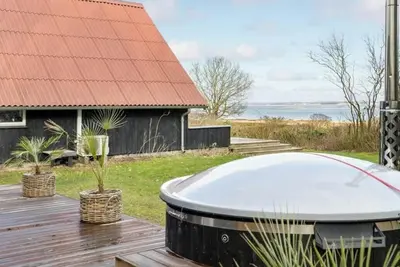 Image de Vue sur le fjord et spa au bord du Limfjord