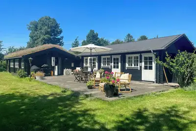 Image de Maison de vacances au toit de chaume avec verger près de Skaverup