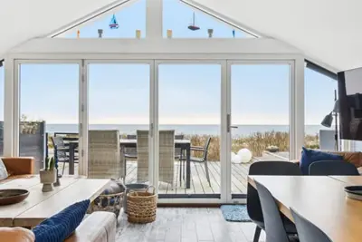 Image de Maison de bord de mer rénovée avec vue panoramique à Bisserup