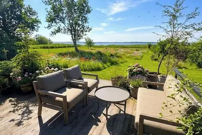 Image de Maison avec vue panoramique sur le fjord près de Vig