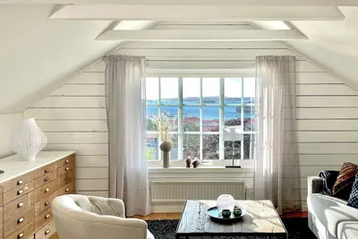 Image de Maison centenaire au bord du fjord d'Ellös avec bain nordique