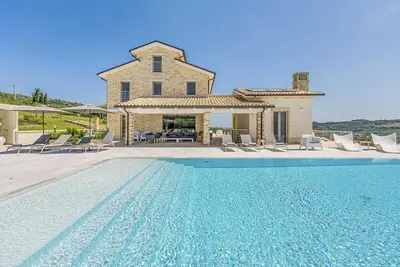 Image de Villa de luxe avec piscine dans la vallée de l'Aso