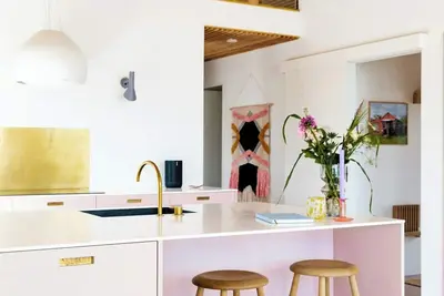 Image de Maison de vacances de construction récente avec vue sur la mer