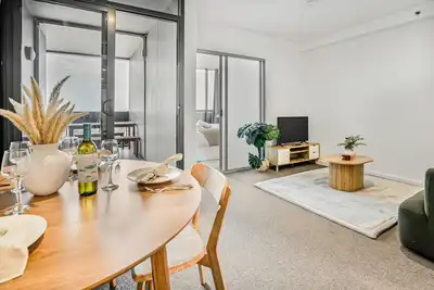 Image de 2br Cbd Escape-Pool, Gym & 17th floor views