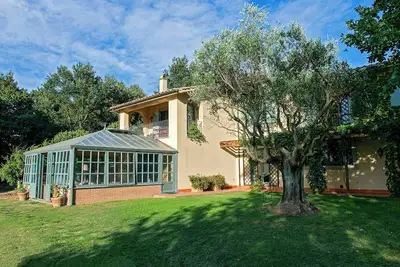 Image de Villa familiale avec piscine dans la Tuscia