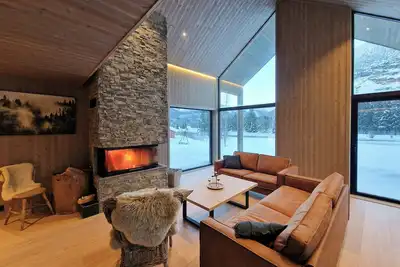 Image de Cabane avec ponton au bord de l'Otra dans la vallée de Setesdal