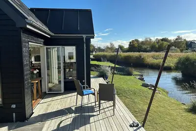 Image de Jolie petite maison avec vue sur la rivière