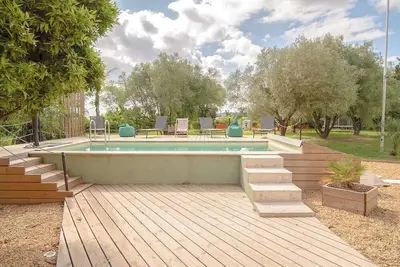 Image de Mas provençal au cœur de la nature préservée