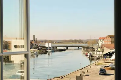 Image de Nouvelle maison portuaire de trois étages au port de Kerteminde