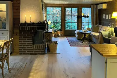 Image de Chalet récemment rénové au bord du lac Vemmentorpasjön