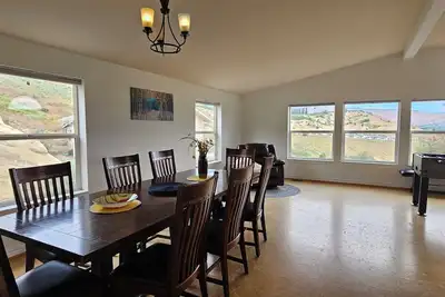 Image de Home with a View in a Serene Setting