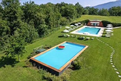 Image de Appartement avec piscine et vue sur le Valdarno