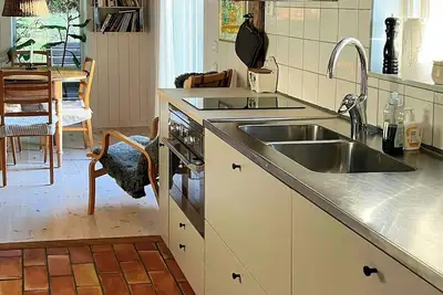 Image de Chalet durable dans la forêt de hêtres près de Mellby Käsk